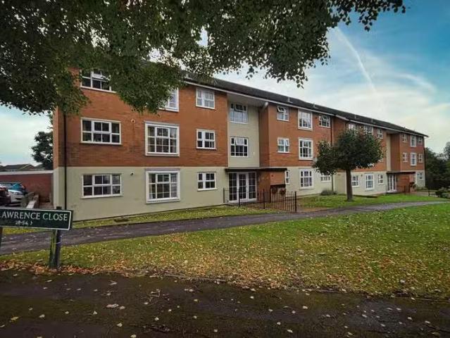 Apartment for rent in Little Stanmore, Greater London