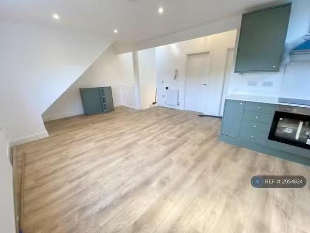 House for rent in London Borough of Harrow, Greater London