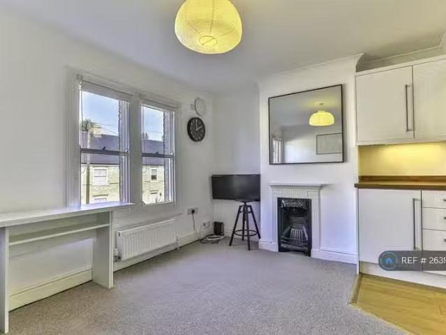 House for rent in Barnwell, Arbury