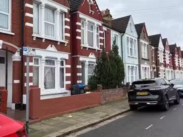 House for rent in London Borough of Merton, Mitcham