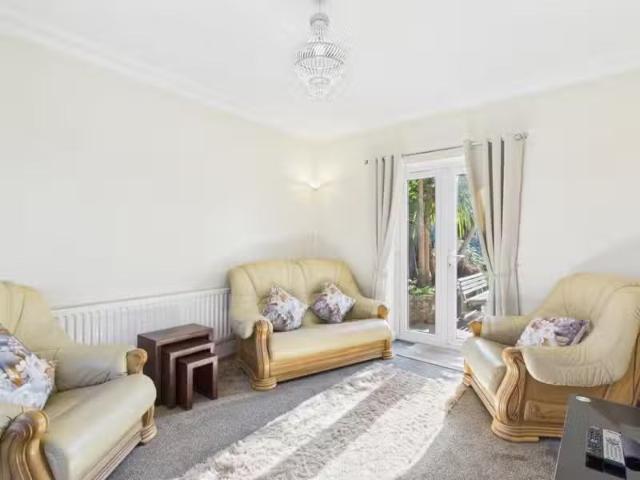 House for rent in Grove Hill, Normanby