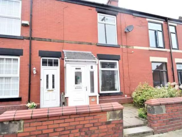 House for rent in Kirklees, Bury
