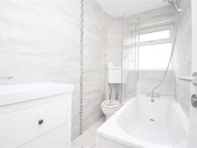 House for rent in Belvedere, Greater London