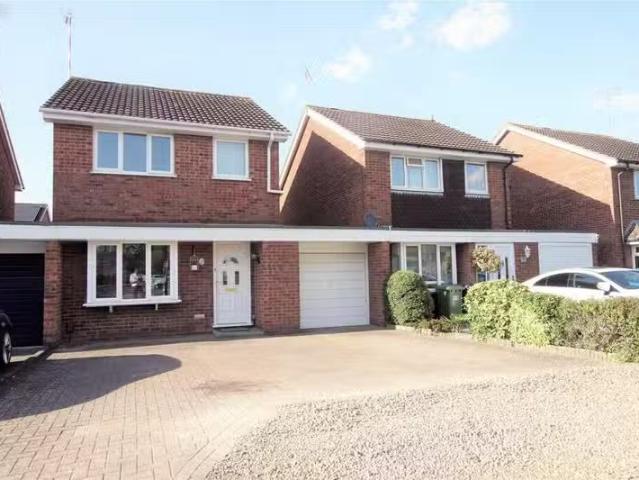 House for rent in Woodside Park, Greater London