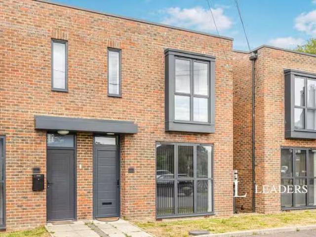 House for rent in Perryfields, West Sussex