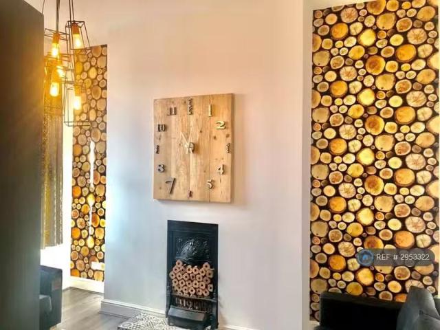 House for rent in Calderstones