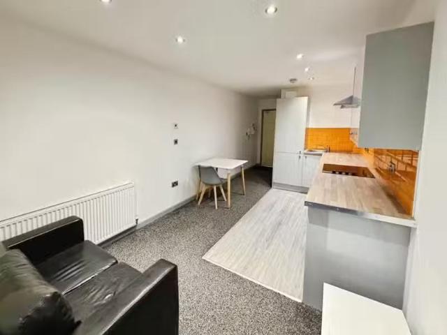 Apartment for rent in Woolshops, Halifax