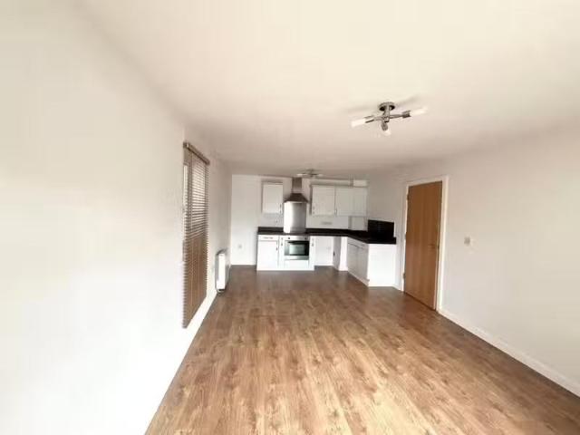 Apartment for rent in Hough Green, Two Mills