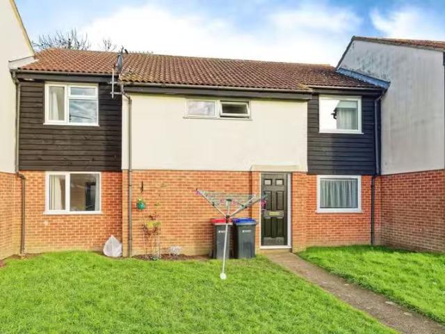 Apartment for rent in Seven Kings, Greater London