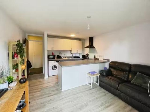 Apartment for rent in Greenhills, Barassie