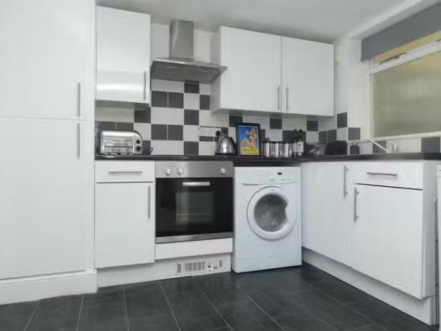 House for rent in Oxenden, The Bridge