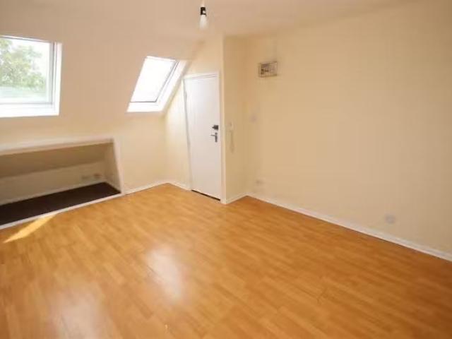 House for rent in Caldermill, East Midlands