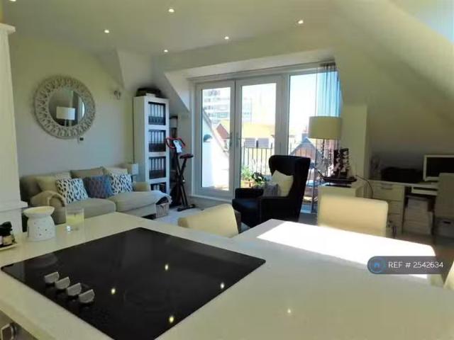 House for rent in Frinton and Walton, Dale Hill