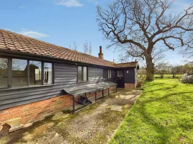 House for rent in Chelmondiston, Suffolk