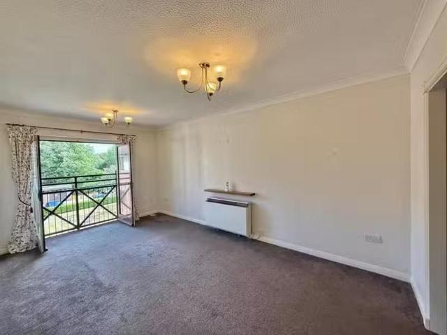 House for rent in Navestock Side, Essex
