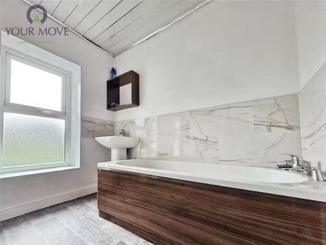 House for rent in Keighley, Long Lee