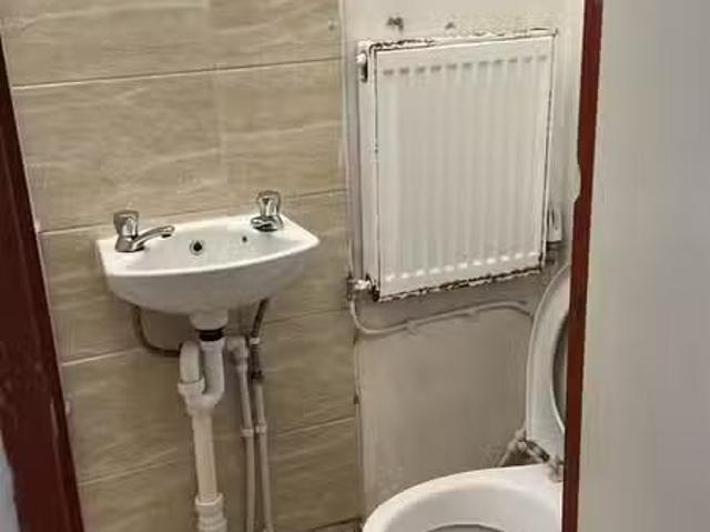 House for rent in Plasnewydd, Falcon Lodge