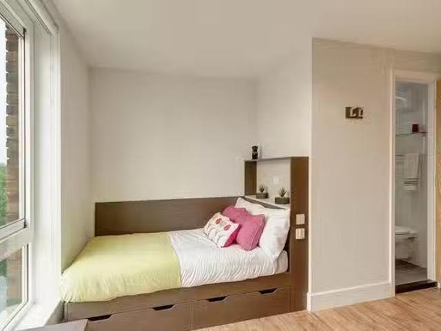 Apartment for rent in Surbiton, Greater London