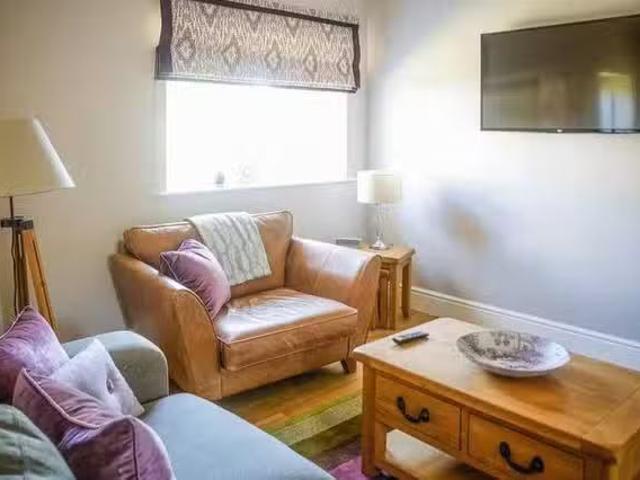 Apartment for rent in Tiers Cross, Wales