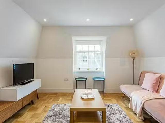 Apartment for rent in London Borough of Hammersmith and Fulham, Greater London