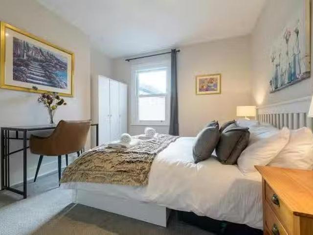 Apartment for rent in Shortlands, Greater London