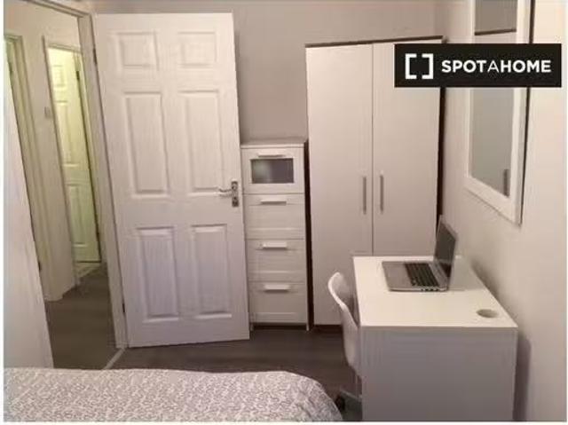 House for rent in Bromley-by-Bow, Poplar Grove