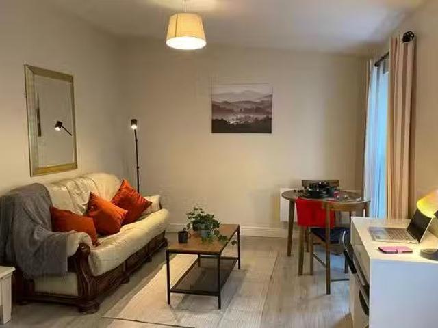 Apartment to rent in Bluebell, North Tipperary
