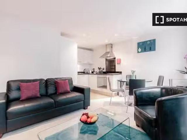 Apartment for rent in Woodcote, Epsom