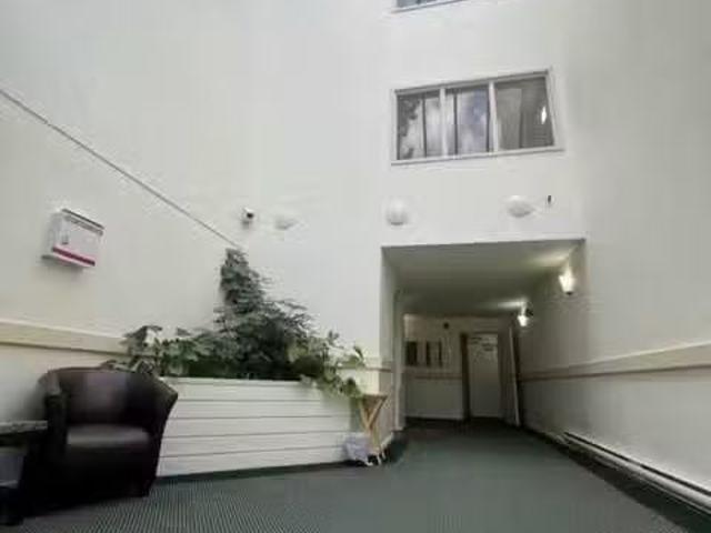 Condo for rent in Surrey, British Columbia
