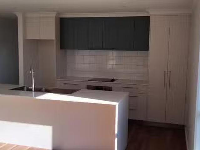 Apartment for rent in Baynton East, Victoria