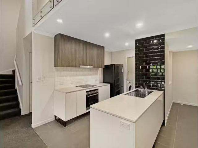 Condo for rent in Toombul, Queensland