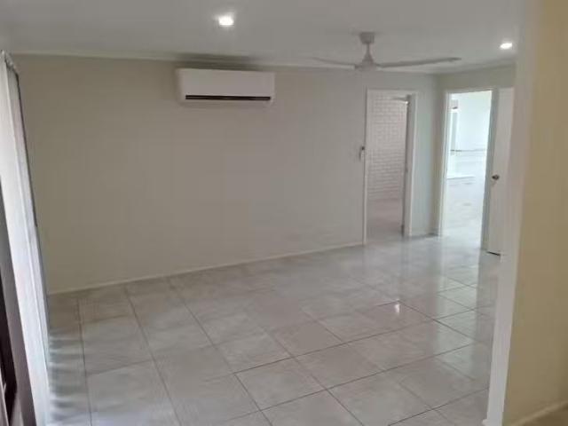 Apartment for rent in Kings Creek, Queensland