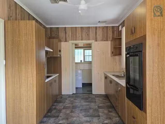 House for rent in Daisy Hill, Victoria