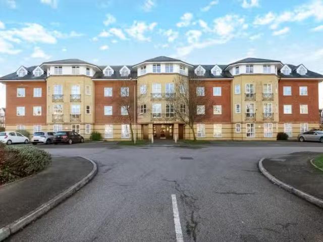 Apartment for rent in Five Acres, Hertfordshire