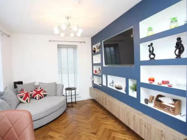 Apartment for rent in Falcon Lodge, Wales
