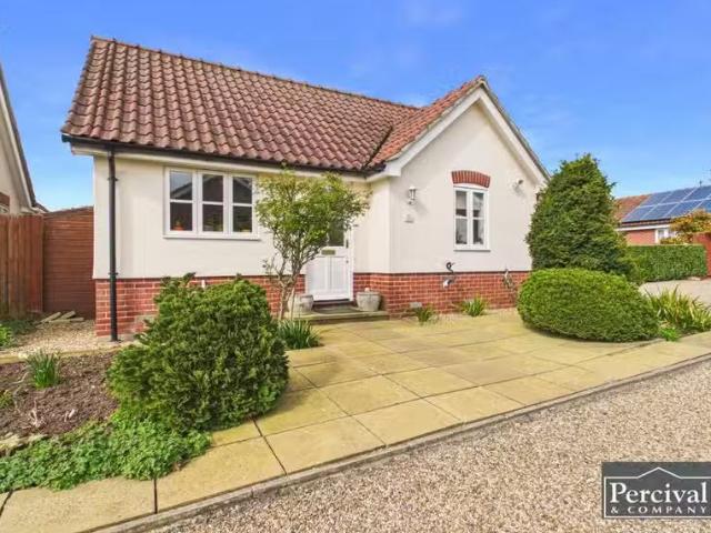 House for rent in Chelmondiston, Suffolk