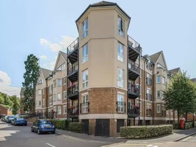 House for rent in Little Stanmore, Greater London
