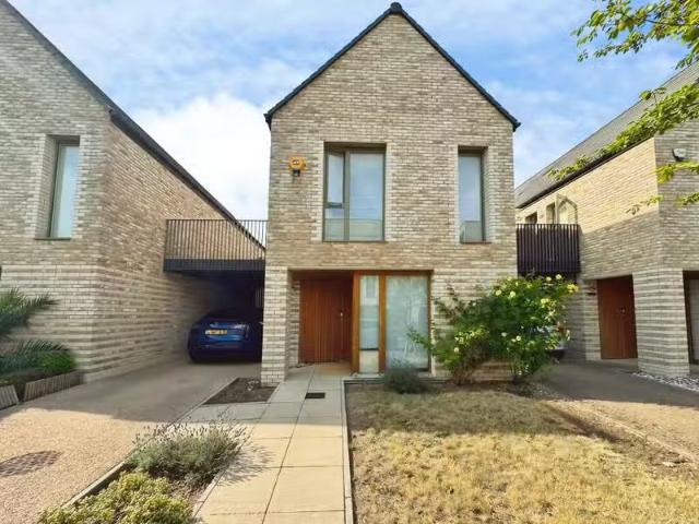 House for rent in Burnt Oak, Greater London