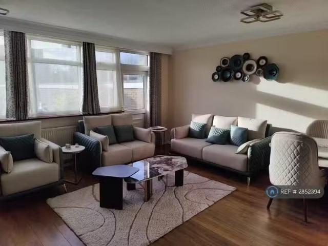 House for rent in Hatch End, Greater London