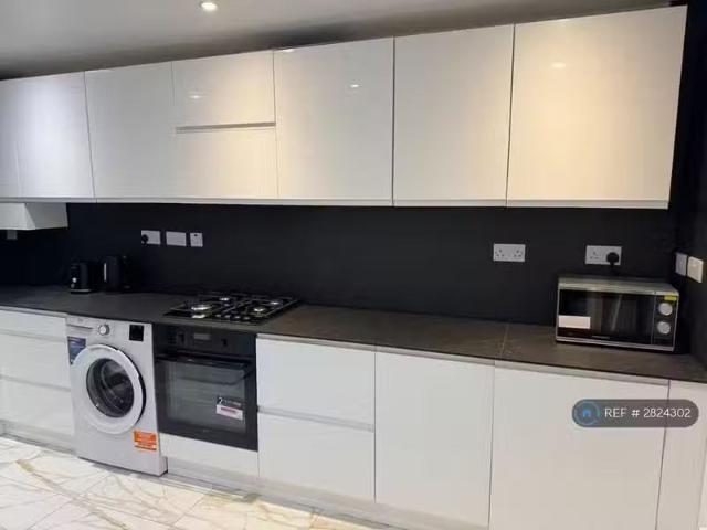 House for rent in Ponders End, Greater London