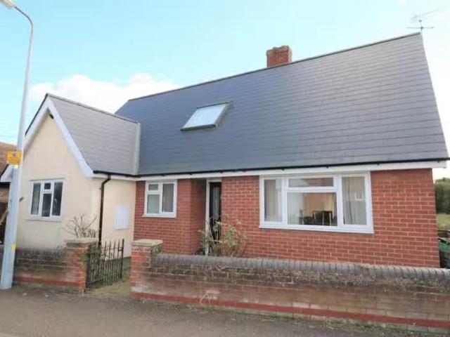 House for rent in London Borough of Hounslow, Hanworth