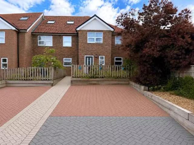 House for rent in Millmead, Acol