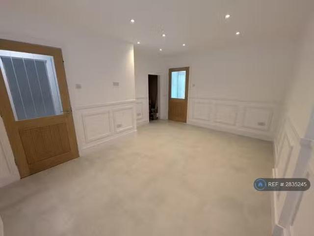 House for rent in Green Close, Warwickshire
