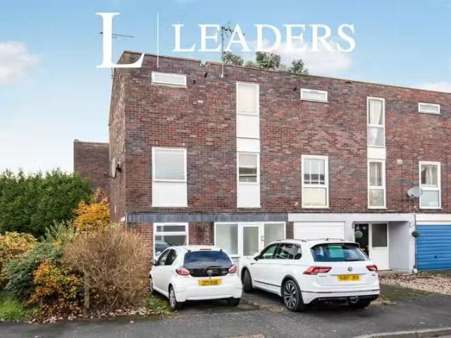 House for rent in Green Close, Warwickshire