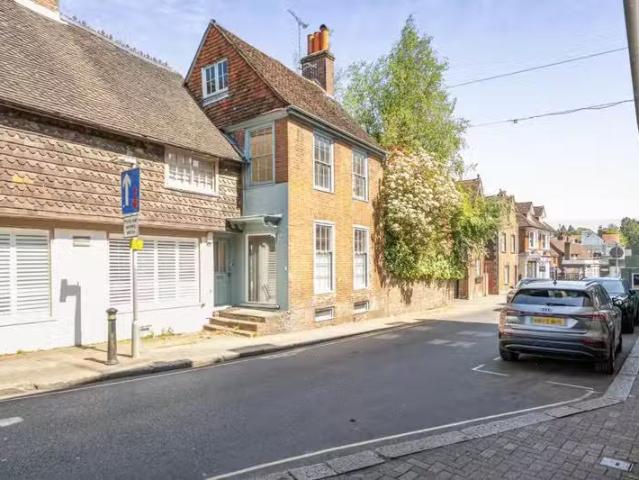 House for rent in Perryfields, West Sussex
