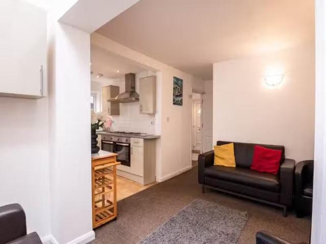 House for rent in Southfields, Greater London