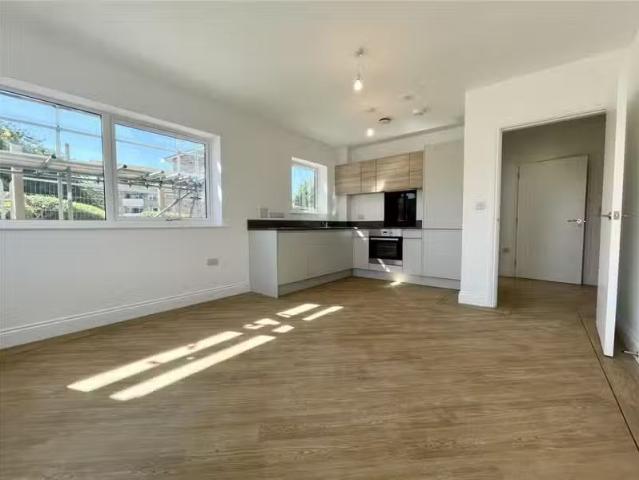 Apartment for rent in Oakdale, Poole