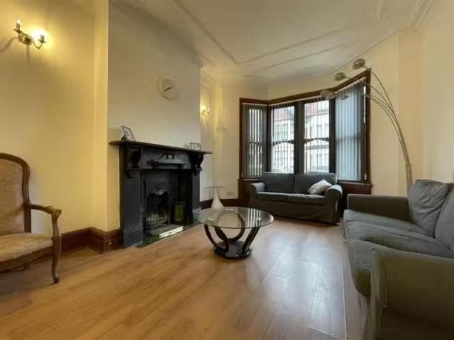 Apartment for rent in South Stanmore, Greater London