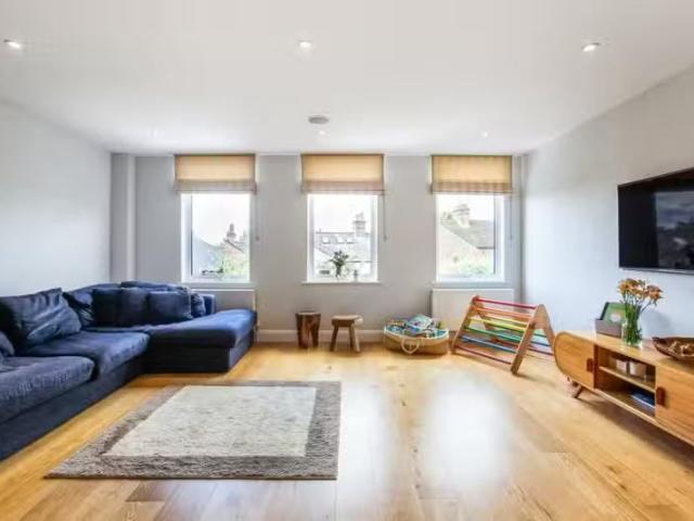 House for rent in Five Acres, Hertfordshire