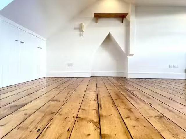 House for rent in Plasnewydd, Falcon Lodge